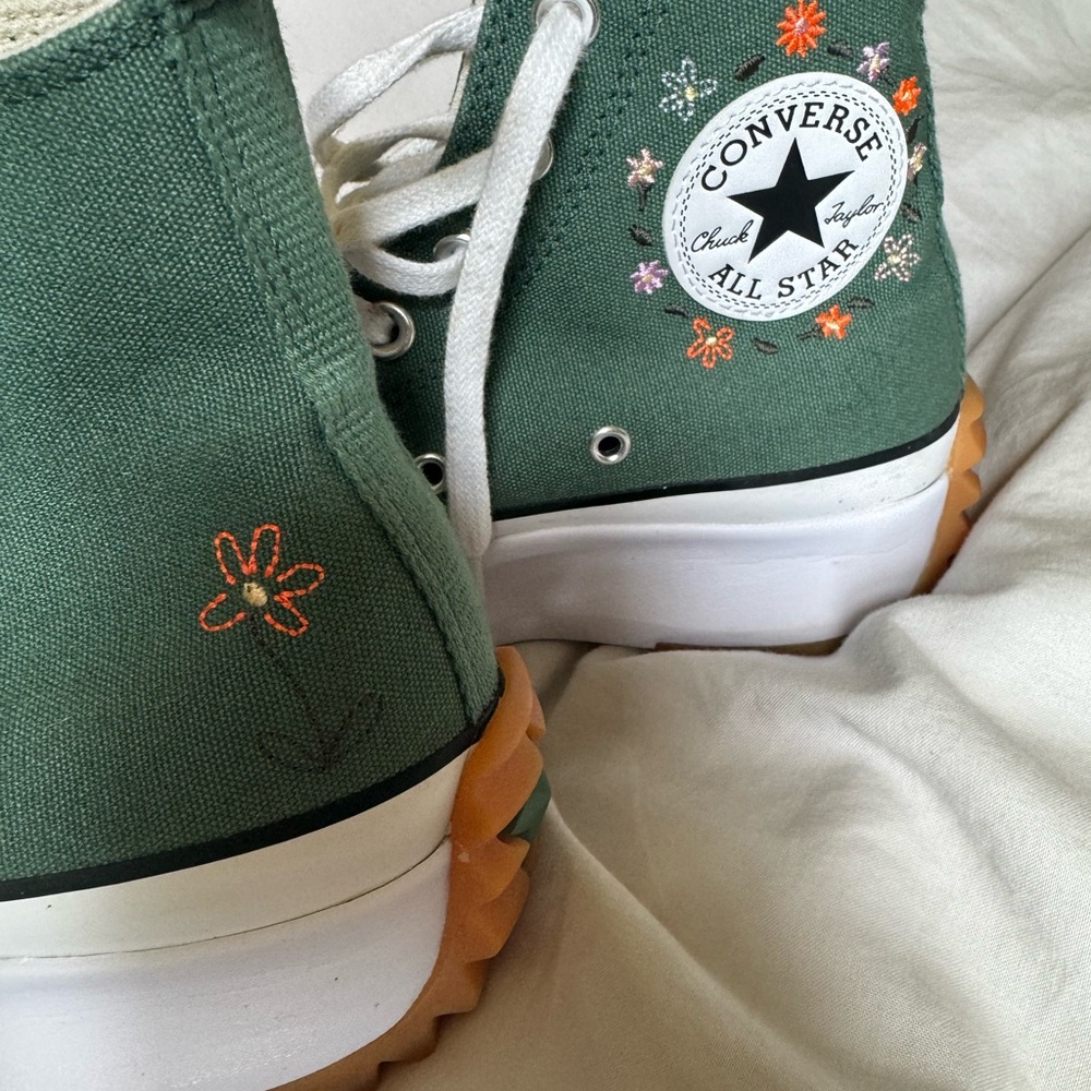 Converse High-Top Run Star Hike Little Flowers size 6.5 - Picture 4 of 4
